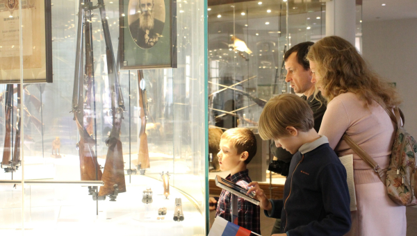 Дорогие друзья, с праздником! С Днем России! Тульский Государственный Музей Оружия