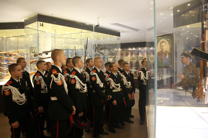 «День в музее для российских кадет»! Тульский Государственный Музей Оружия