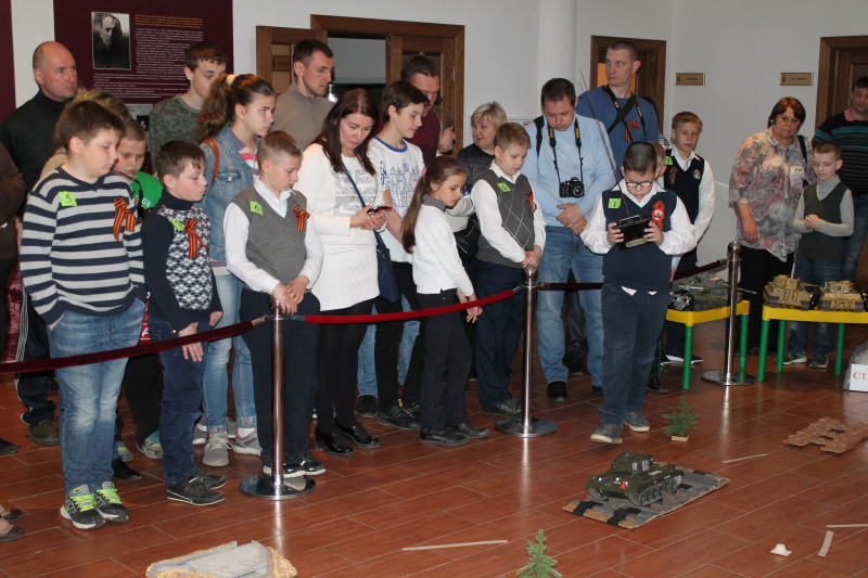 «Танковые бои» и патриотическая акция «Георгиевская ленточка» в музее оружия - спешите на праздничные мероприятия! Тульский Государственный Музей Оружия