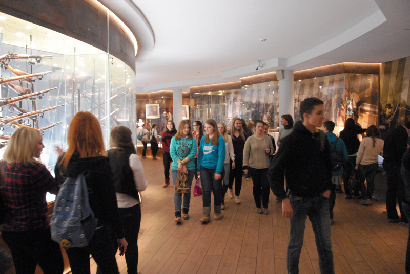 Молодежь, поклонимся Героям! День Героев Отечества в музее оружия! Тульский Государственный Музей Оружия