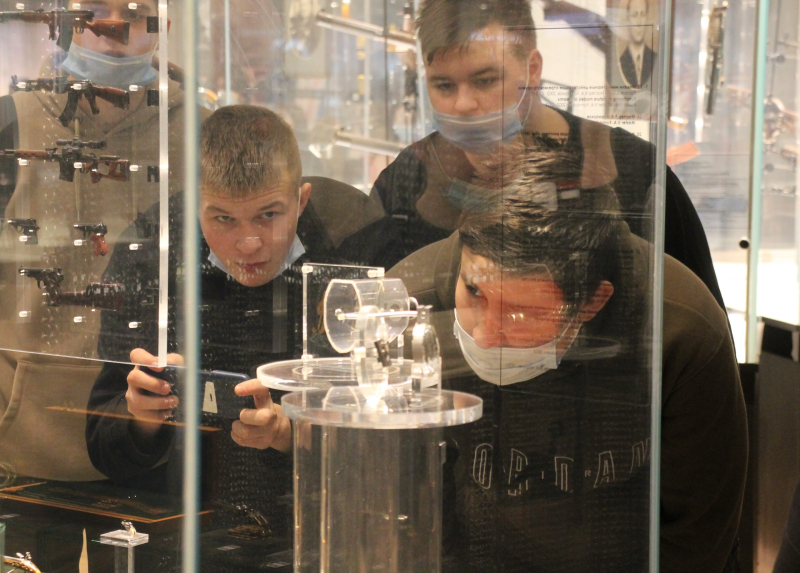 Друзья, с праздником! С Днем российского студенчества! Приглашаем вас в Тульский музей оружия! Тульский Государственный Музей Оружия