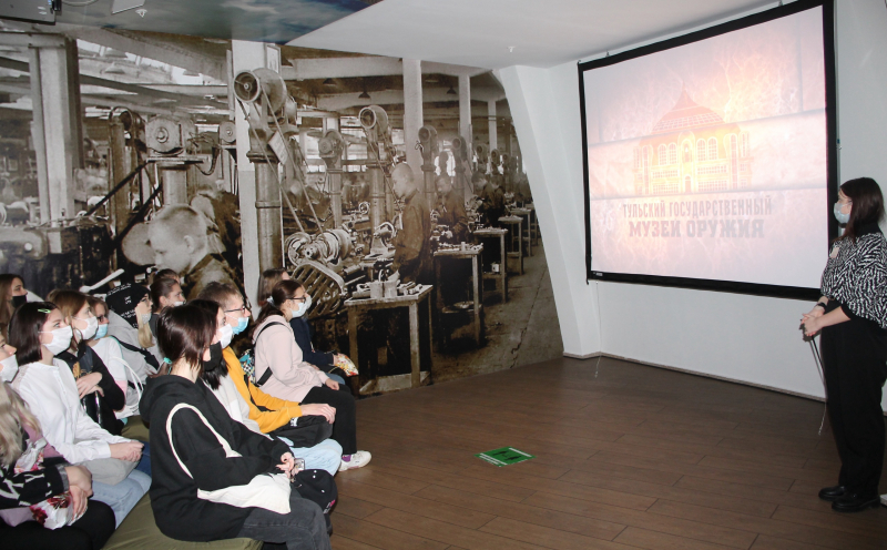 Друзья, с праздником! С Днем российского студенчества! Приглашаем вас в Тульский музей оружия! Тульский Государственный Музей Оружия