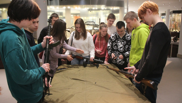 «Рабочий город стал бойцом»: Урок мужества в Тульском музее оружия, посвященный 81-й годовщине героической Обороны города Тулы в годы Великой Отечественной войны Тульский Государственный Музей Оружия