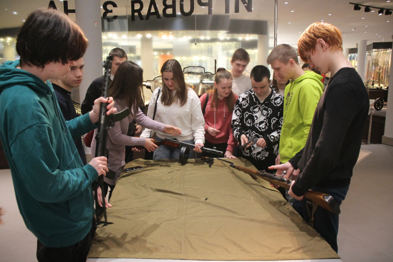 «Рабочий город стал бойцом»: Урок мужества в Тульском музее оружия, посвященный 81-й годовщине героической Обороны города Тулы в годы Великой Отечественной войны Тульский Государственный Музей Оружия