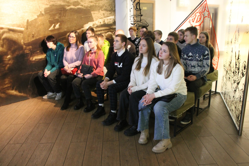 «Рабочий город стал бойцом»: Урок мужества в Тульском музее оружия, посвященный 81-й годовщине героической Обороны города Тулы в годы Великой Отечественной войны Тульский Государственный Музей Оружия