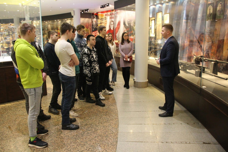 «Рабочий город стал бойцом»: Урок мужества в Тульском музее оружия, посвященный 81-й годовщине героической Обороны города Тулы в годы Великой Отечественной войны Тульский Государственный Музей Оружия