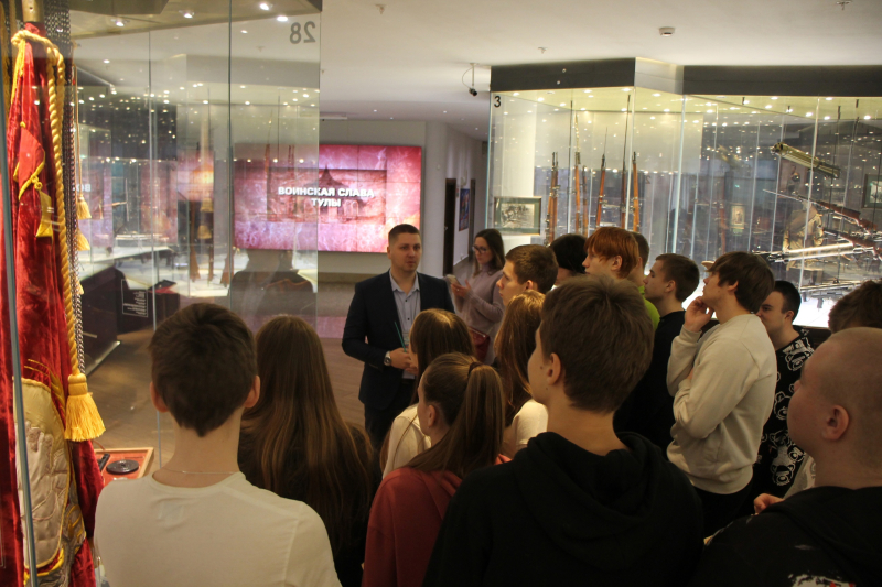 «Рабочий город стал бойцом»: Урок мужества в Тульском музее оружия, посвященный 81-й годовщине героической Обороны города Тулы в годы Великой Отечественной войны Тульский Государственный Музей Оружия