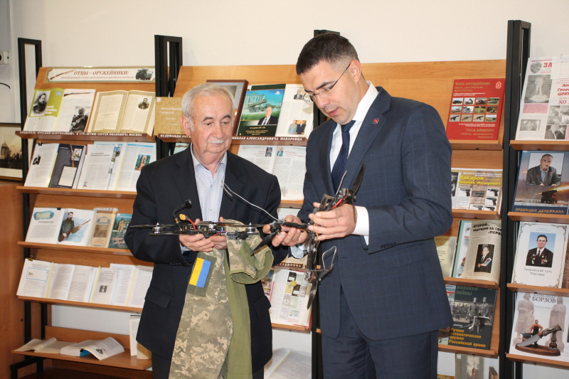 Сегодня коллектив музея оружия принимал поздравления с Международным днем музеев Тульский Государственный Музей Оружия