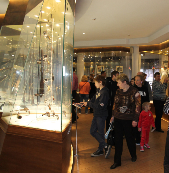 Оружие Победы: от патрона до миномета - в экспозиционных залах музея оружия. Тульский Государственный Музей Оружия