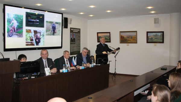 В Тульском государственном музее оружия состоялся творческий вечер поэта и барда Юрия Петровича Жидкова «От великих бойцов нам достались сердца» Тульский Государственный Музей Оружия