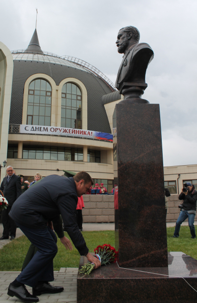День оружейника в музее оружия! На Аллее Славы знаменитых оружейников г. Тулы открыт бюст Ф.Г.Гилленшмидта! Тульский Государственный Музей Оружия
