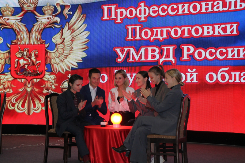 Сегодня в Тульском музее оружия состоялась интеллектуальная игра «Брейн – ринг» Тульский Государственный Музей Оружия