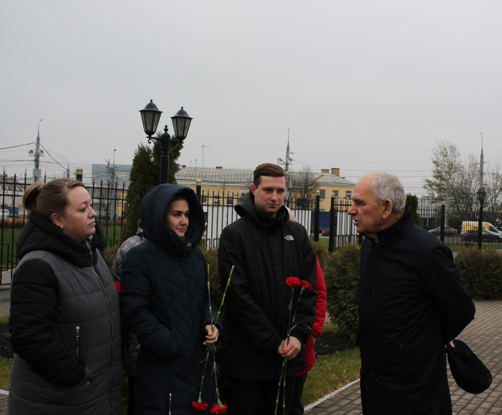 Торжественная церемония на Аллее Славы знаменитых оружейников города Тулы в честь 95-ой годовщины со дня рождения Аркадия Георгиевича Шипунова Тульский Государственный Музей Оружия