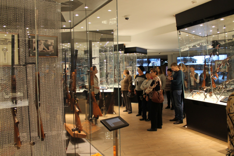 Ведущие туроператоры и представители туристических агентств города Калуги и Калужской области посетили музей оружия. Тульский Государственный Музей Оружия