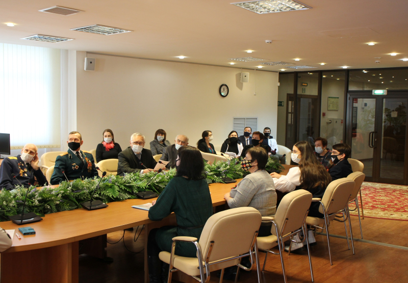 «Потомки, память сохраните!» В музее оружия торжественно переданы наградные документы Героя Советского Союза П.А. Данилова его землякам и наследникам Тульский Государственный Музей Оружия