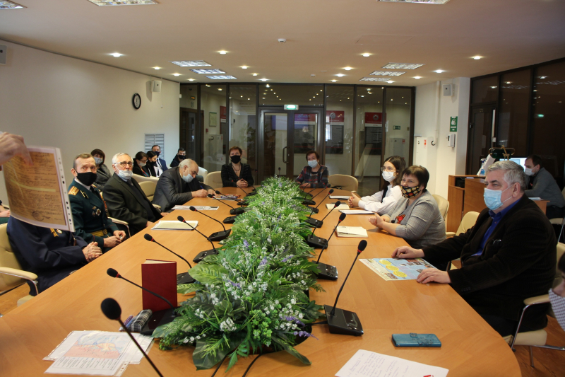 «Потомки, память сохраните!» В музее оружия торжественно переданы наградные документы Героя Советского Союза П.А. Данилова его землякам и наследникам Тульский Государственный Музей Оружия