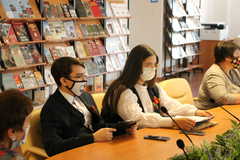 «Потомки, память сохраните!» В музее оружия торжественно переданы наградные документы Героя Советского Союза П.А. Данилова его землякам и наследникам Тульский Государственный Музей Оружия