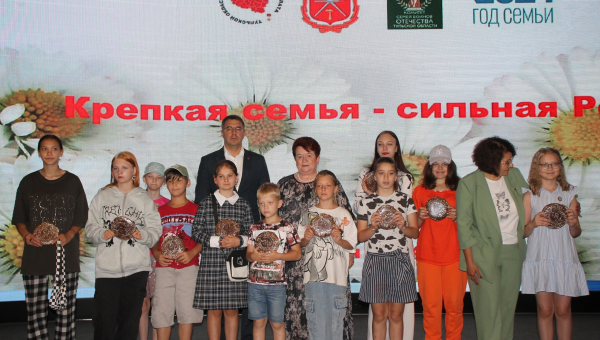 В Тульском государственном музее оружия состоялся региональный фестиваль творчества семей участников СВО «Крепкая семья – сильная Россия!» Тульский Государственный Музей Оружия