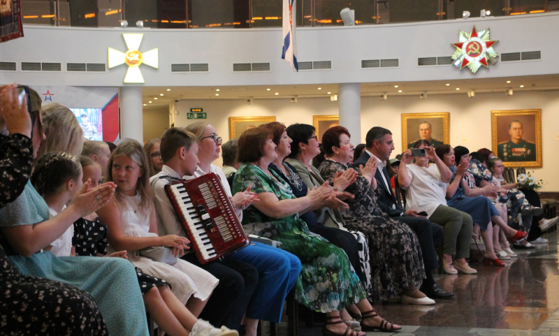 В Тульском государственном музее оружия состоялся региональный фестиваль творчества семей участников СВО «Крепкая семья – сильная Россия!» Тульский Государственный Музей Оружия