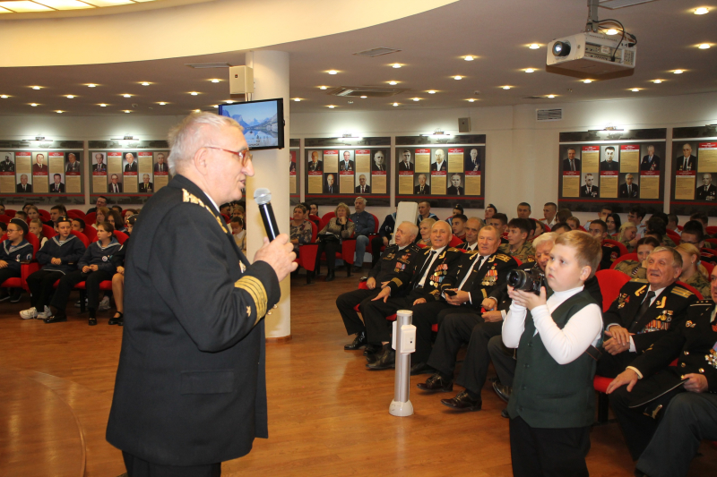 «Россия поднимает паруса!». В Тульском государственном музее оружия мероприятие, посвященное 328-й годовщине создания российского военного флота. Тульский Государственный Музей Оружия