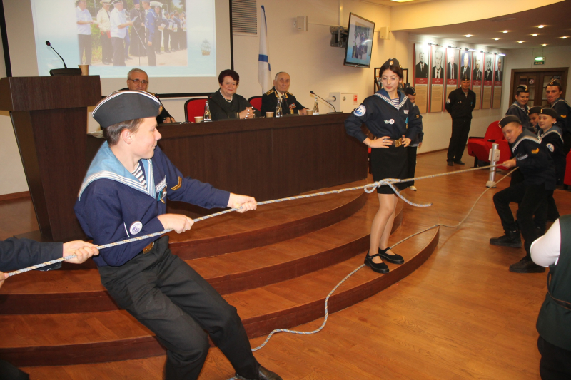 «Россия поднимает паруса!». В Тульском государственном музее оружия мероприятие, посвященное 328-й годовщине создания российского военного флота. Тульский Государственный Музей Оружия