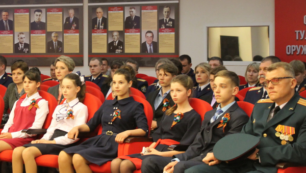 В музее оружия состоялось торжественное принятие присяги молодыми сотрудниками Следственного комитета РФ Тульский Государственный Музей Оружия
