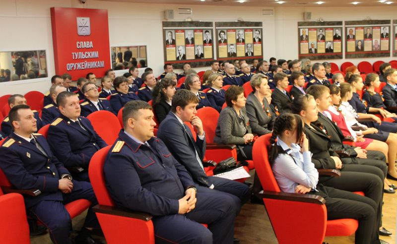 В музее оружия состоялось торжественное принятие присяги молодыми сотрудниками Следственного комитета РФ Тульский Государственный Музей Оружия