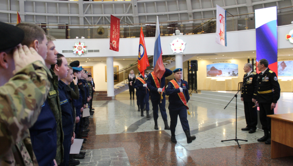 По доброй традиции в День защитника Отечества в Зале Славы российского оружия под сводами торжественного «шлема» приняли присягу воспитанники военно-патриотического клуба «Тайфун» Тульский Государственный Музей Оружия