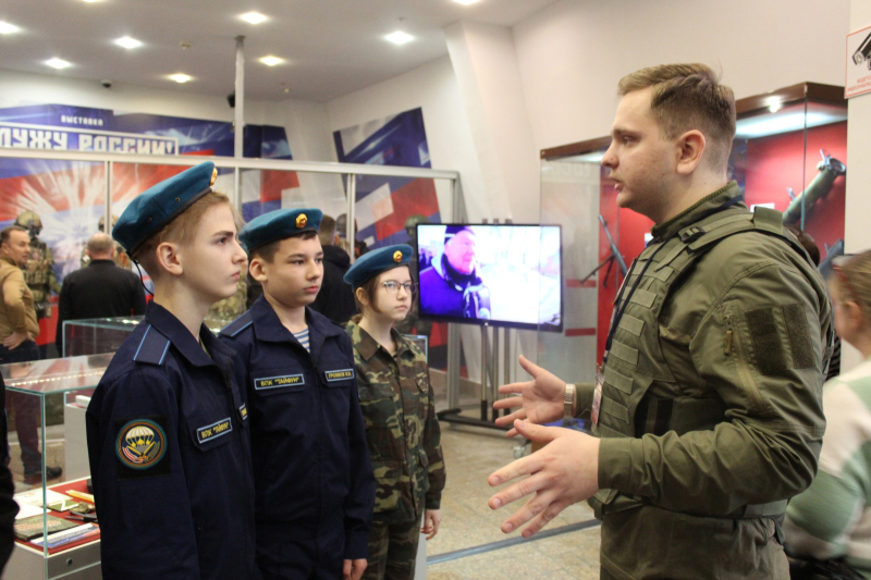 По доброй традиции в День защитника Отечества в Зале Славы российского оружия под сводами торжественного «шлема» приняли присягу воспитанники военно-патриотического клуба «Тайфун» Тульский Государственный Музей Оружия