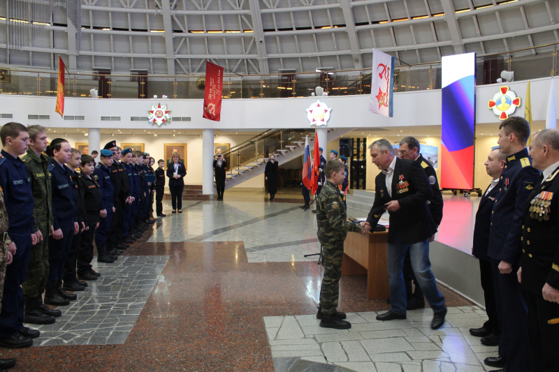 По доброй традиции в День защитника Отечества в Зале Славы российского оружия под сводами торжественного «шлема» приняли присягу воспитанники военно-патриотического клуба «Тайфун» Тульский Государственный Музей Оружия