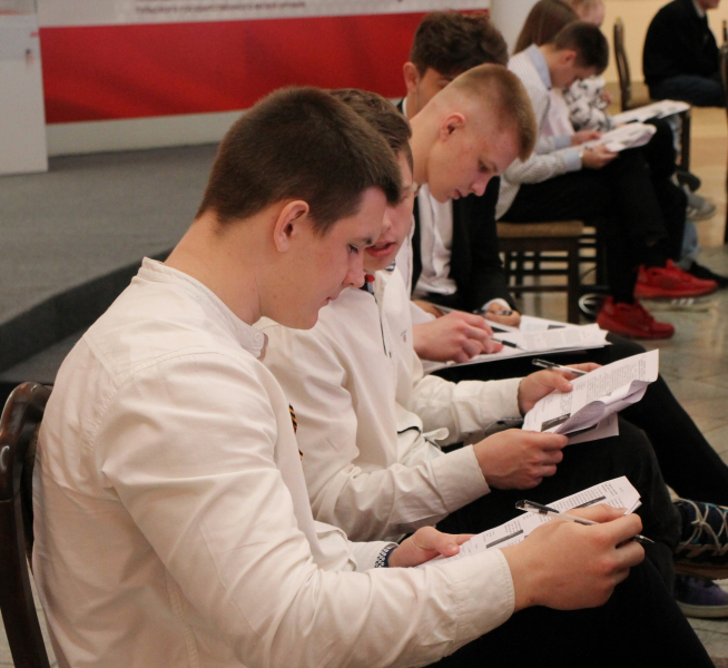 Всероссийский исторический диктант на тему событий Великой Отечественной войны - «Диктант Победы» по традиции состоялся в Зале Славы российского оружия Тульского государственного музея оружия Тульский Государственный Музей Оружия