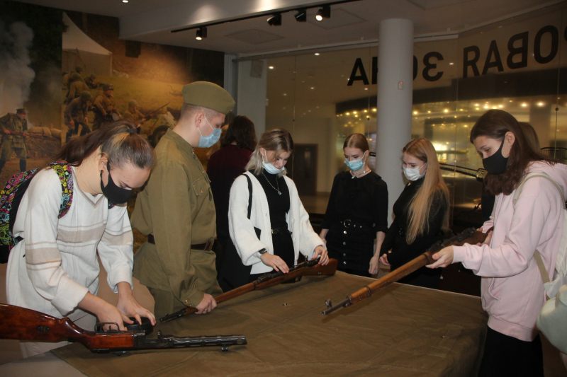 80-летию героической обороны города Тулы посвящается! «Рабочий город стал бойцом!»: Уроки мужества в Тульском музее оружия Тульский Государственный Музей Оружия