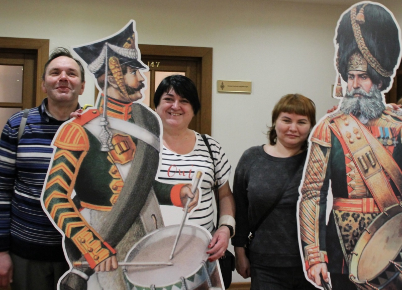 «Былое и дамы»: необыкновенное селфи в Международный женский день в окружении доблестных защитников Отечества разных исторических эпох в Тульском музее оружия! Тульский Государственный Музей Оружия