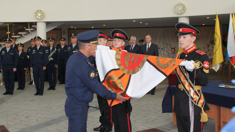 В музее оружия прошла церемония крепления к древку полотнища знамени Тульского суворовского военного училища Тульский Государственный Музей Оружия