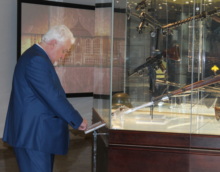 Руководители региональных парламентов России посетили Тульский музей оружия! Тульский Государственный Музей Оружия