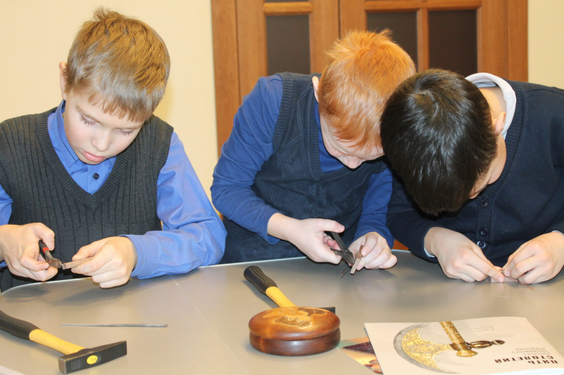 Увидеть и создать шедевр в школе тульских мастеров в музее оружия … Тульский Государственный Музей Оружия