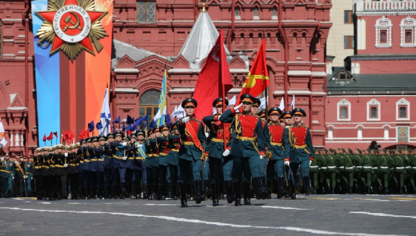Парад Победы на Красной площади в городе-герое Москве в честь 75-летия Победы в Великой Отечественной войне! Тульский Государственный Музей Оружия