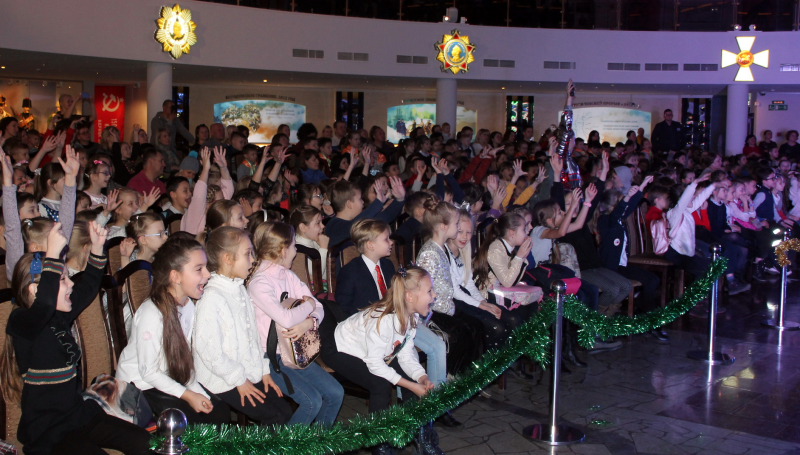 «Звездный дозор Богатырского Шлема»: первые детские новогодние представления в Тульском музее оружия. Фоторепортаж. Тульский Государственный Музей Оружия