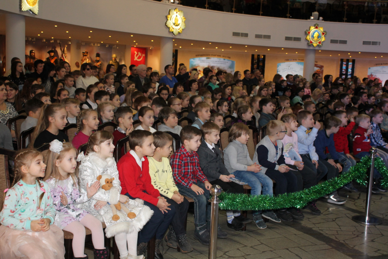 «Звездный дозор Богатырского Шлема»: первые детские новогодние представления в Тульском музее оружия. Фоторепортаж. Тульский Государственный Музей Оружия