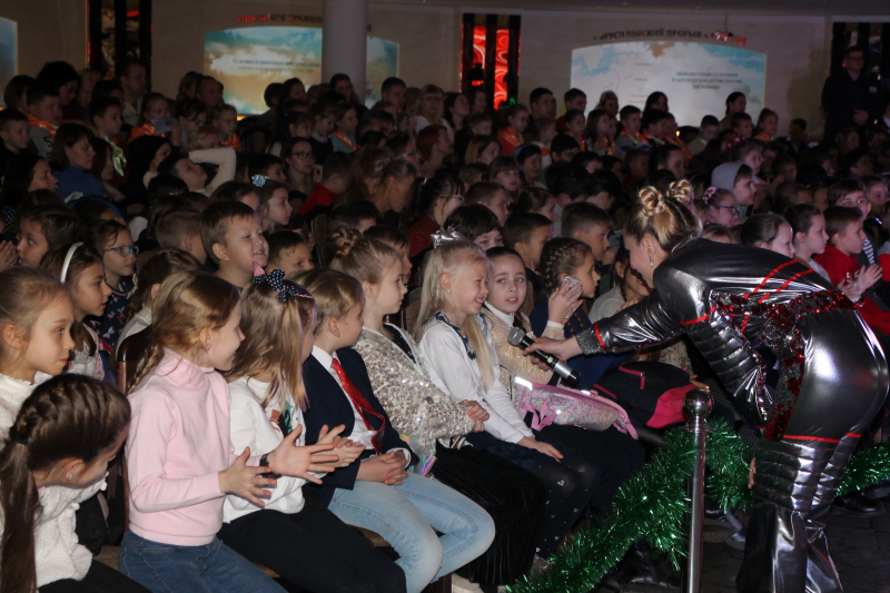 «Звездный дозор Богатырского Шлема»: первые детские новогодние представления в Тульском музее оружия. Фоторепортаж. Тульский Государственный Музей Оружия
