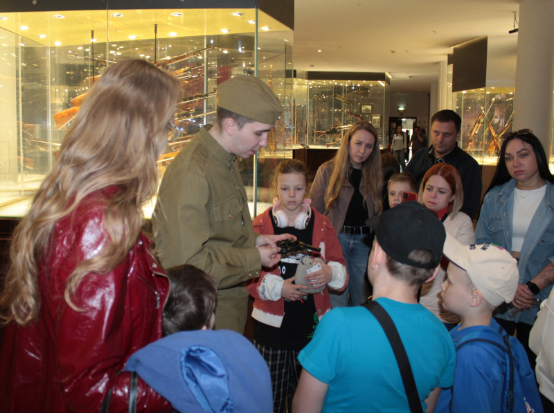 Всероссийская акция «Ночь музеев» в Тульском музее оружия: интерактивные площадки, познавательные семейные программы, костюмированные экскурсии. Тульский Государственный Музей Оружия