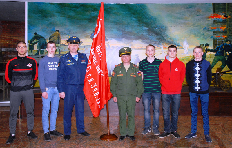 Под Знаменем Победы в музее оружия – призывники 2018 года из Алексинского, Ефремовского, Кимовского, Узловского, Заокского районов Тульской области! Тульский Государственный Музей Оружия