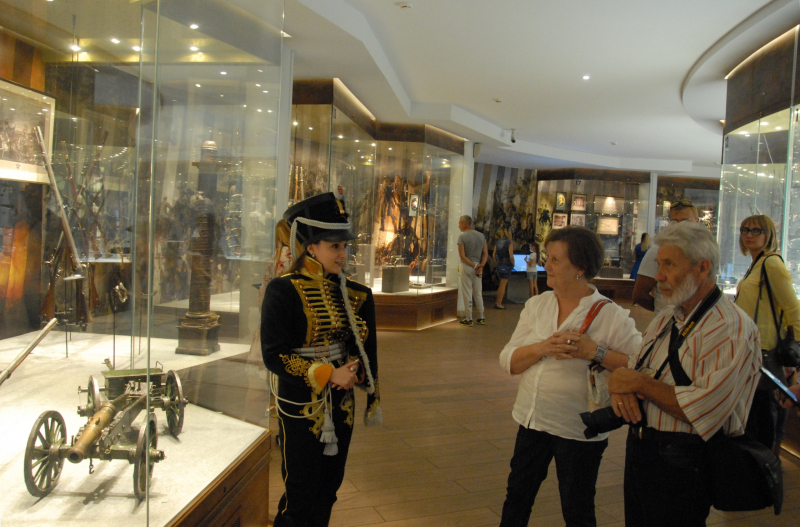 На интерактивных фотоплощадках музея сегодня особенно многолюдно. Тульский Государственный Музей Оружия