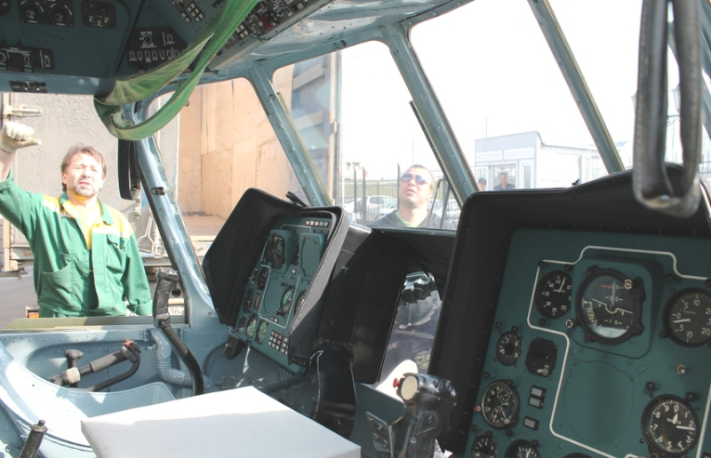 Кабина вертолета Ми-8ТВ теперь в музее оружия! Подготовка к работам по завершению новой постоянной экспозиции продолжается! Тульский Государственный Музей Оружия