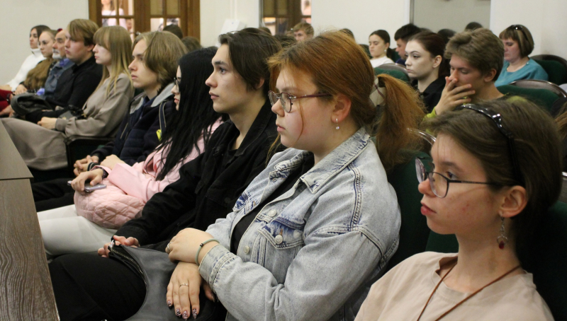 В рамках Всероссийской акции «Ночь музеев-2024» в Тульском музее оружия состоялись лекции, посвященные жизни и деятельности тульских оружейников. Тульский Государственный Музей Оружия