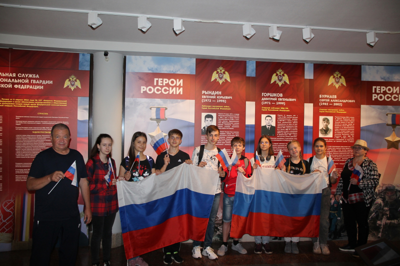 «Гордо реет флаг державный!»: День Государственного флага России в Тульском музее оружия! Тульский Государственный Музей Оружия