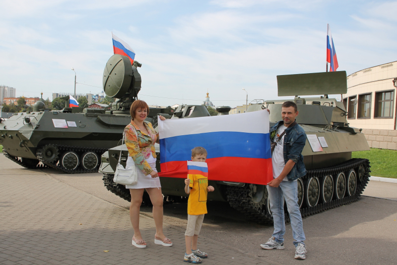 «Гордо реет флаг державный!»: День Государственного флага России в Тульском музее оружия! Тульский Государственный Музей Оружия
