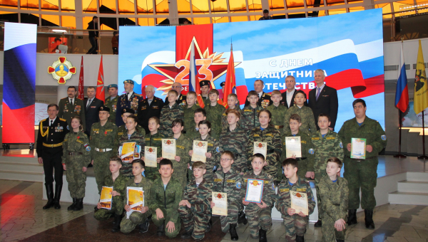 23 февраля в Зале Славы российского оружия Тульского музея оружия торжественно приняли присягу воспитанники военно-патриотического клуба «Тайфун» Тульский Государственный Музей Оружия