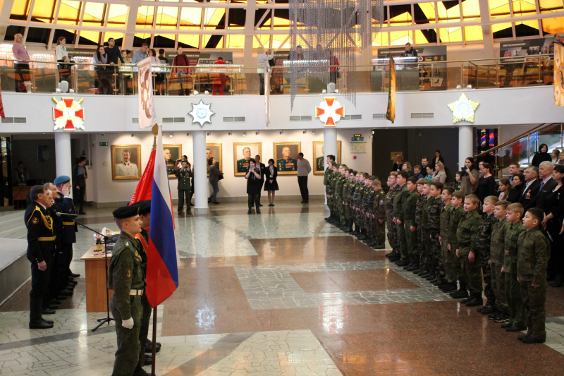 23 февраля в Зале Славы российского оружия Тульского музея оружия торжественно приняли присягу воспитанники военно-патриотического клуба «Тайфун» Тульский Государственный Музей Оружия