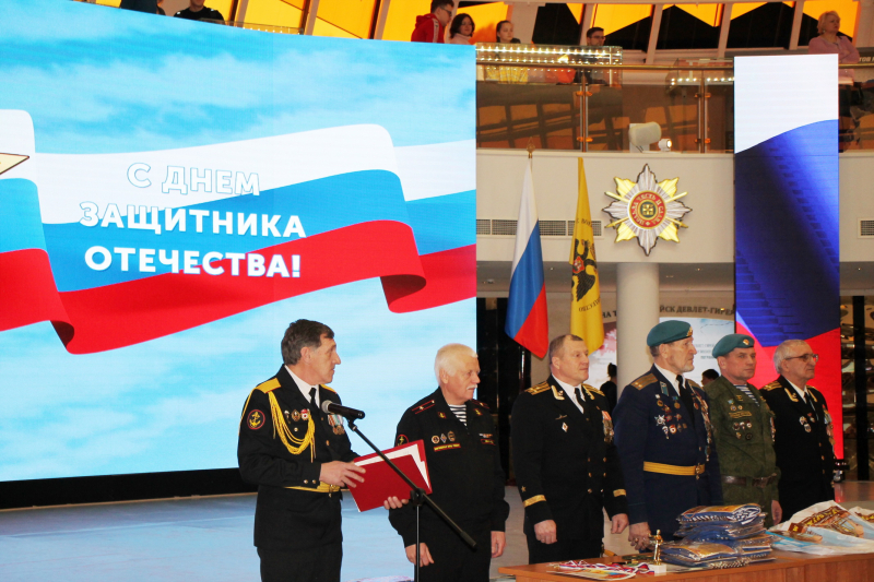 23 февраля в Зале Славы российского оружия Тульского музея оружия торжественно приняли присягу воспитанники военно-патриотического клуба «Тайфун» Тульский Государственный Музей Оружия